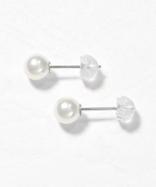 Jewel closet by L&Co.(ジュエルクローゼットバイエルアンドコー)の「K10 ホワイトゴールド シェル/貝 パール ピアス(ピアス(両耳用)・レディース・ゴールド系1/ゴールド系2/ゴールド系・FREE)」の5枚目の写真