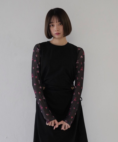 Uenui（ウニュイ）の「リボン シアートップス　ショート丈（Tシャツ/カットソー・レディース・ブラック/ピンク/ホワイト・FREE）」の2枚目の写真