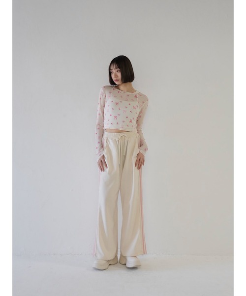 Uenui（ウニュイ）の「リボン シアートップス　ショート丈（Tシャツ/カットソー・レディース・ブラック/ピンク/ホワイト・FREE）」の9枚目の写真