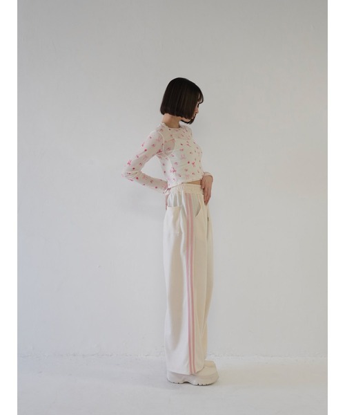 Uenui（ウニュイ）の「リボン シアートップス　ショート丈（Tシャツ/カットソー・レディース・ブラック/ピンク/ホワイト・FREE）」の12枚目の写真