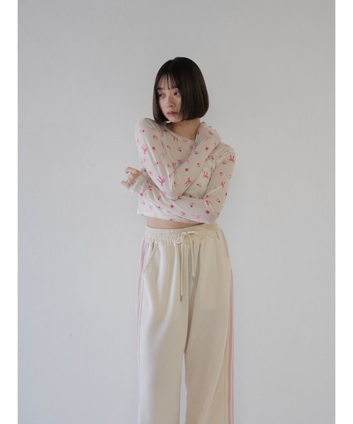 Uenui（ウニュイ）の「リボン シアートップス　ショート丈（Tシャツ/カットソー・レディース・ブラック/ピンク/ホワイト・FREE）」の5枚目の写真