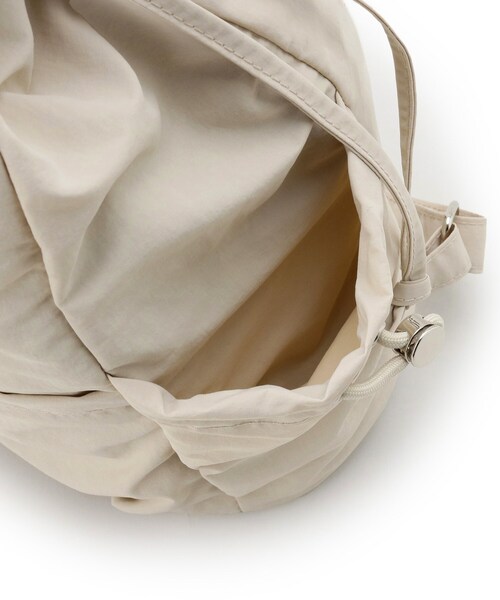 grove（グローブ）の「【晴れの日も雨の日も】撥水フラップナイロンリュック（バックパック/リュック・レディース・ブラック/ライトベージュ・00）」の19枚目の写真