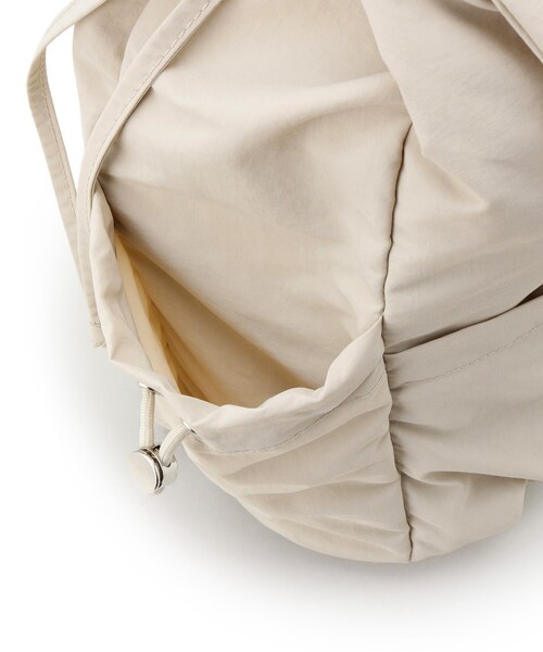 grove（グローブ）の「【晴れの日も雨の日も】撥水フラップナイロンリュック（バックパック/リュック・レディース・ブラック/ライトベージュ・00）」の20枚目の写真