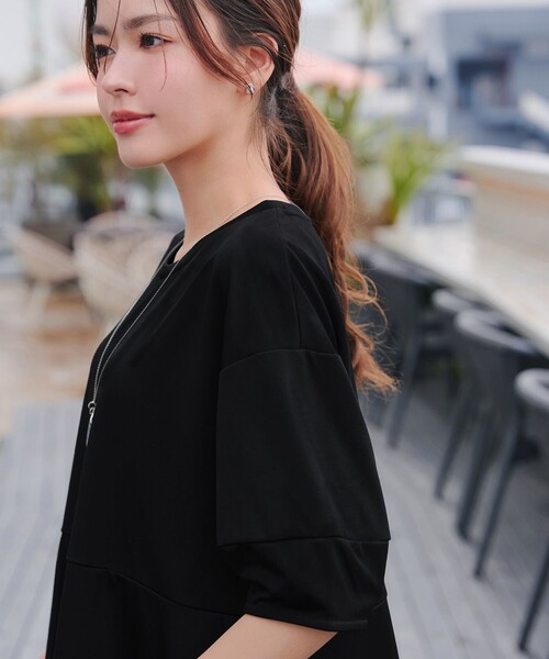 Tiaclasse(ティアクラッセ)の「【サラごこち】ラウンドヘムチュニック(Tシャツ/カットソー・レディース・ネイビー/ブラック/ブラウン系・M/L)」の18枚目の写真