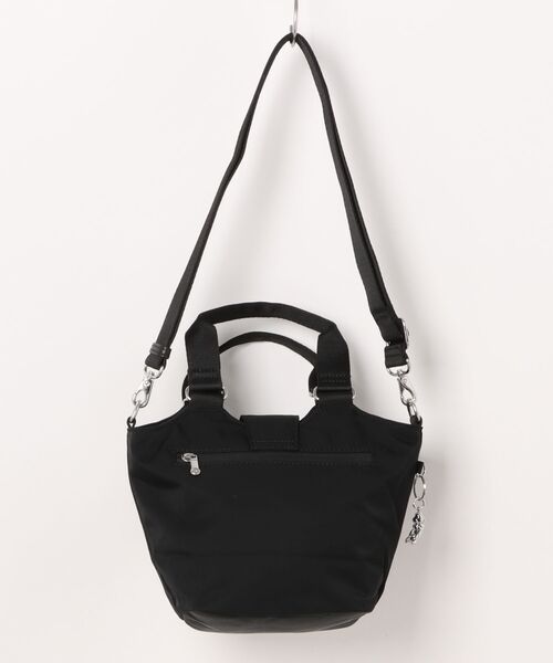 【人気モデル】Kipling キプリング ゴリラチャーム付き ショルダーバッグ黒 美品☆大人気【Kipling】ゴリラチャーム付 ショルダーバッグ 黒