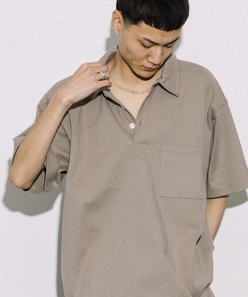 FREAK'S STORE(フリークスストア)の「HEAVY WEIGHT / ヘビーウェイト ポロネック ショートスリーブTシャツ/10.5オンス(Tシャツ/カットソー・メンズ・チャコールグレー/ブラック/ワインレッド/ベージュ/ライトグレー/ホワイト・SMALL/LARGE/MEDIUM)」の5枚目の写真