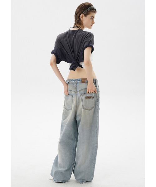 ルーズフィット ステッカープリント サイドベルト付き デニムパンツ