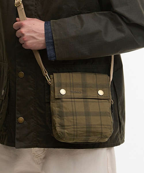 Barbour(バブアー)の「【Barbour】barbour transport crossbody bag(ボディバッグ/ウエストポーチ・メンズ・グリーン/カーキ/ブラック/ネイビー/グリーン系1・FREE)」の1枚目の写真