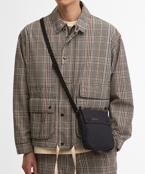 Barbour(バブアー)の「【Barbour】barbour transport crossbody bag(ボディバッグ/ウエストポーチ・メンズ・グリーン/カーキ/ブラック/ネイビー/グリーン系1・FREE)」の8枚目の写真