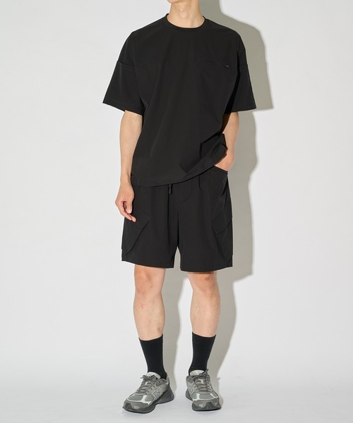 WHITE MOUNTAINEERING（ホワイトマウンテニアリング）の「【White Mountaineering/ホワイトマウンテニアリング】別注 BLK YORK SLEEVE T-SHIRT / ウォッシャブル / 透湿素材（Tシャツ/カットソー・メンズ・ブラック・000/1/2）」の4枚目の写真