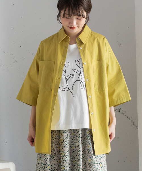 POU DOU DOU(プードゥドゥ)の「バック刺繍オーバーサイズシャツ(シャツ/ブラウス・レディース・オフホワイト/ブルー/イエロー・M)」の3枚目の写真