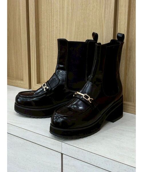 MERCURYDUO（マーキュリーデュオ）の「ローファーサイドゴアショートブーツ（ブーツ・レディース・ダークブラウン/ブラック・36/38）」の2枚目の写真
