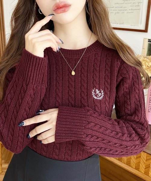 moment+(モーメントプラス)の「刺繍入りケーブルショート丈ニットプルオーバー〈手洗い可能〉(ニット/セーター・レディース・ブラック/アイボリー/ネイビー/グレー/ボルドー・M/L)」の1枚目の写真