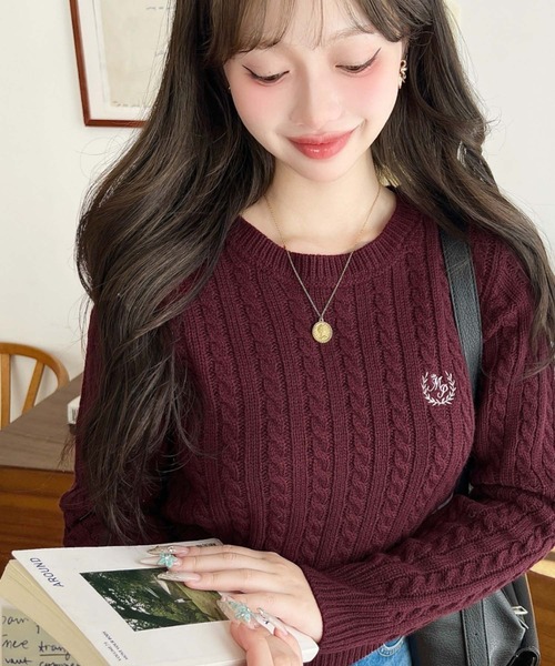 moment+(モーメントプラス)の「刺繍入りケーブルショート丈ニットプルオーバー〈手洗い可能〉(ニット/セーター・レディース・ブラック/アイボリー/ネイビー/グレー/ボルドー・M/L)」の13枚目の写真
