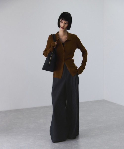 ADAM ET ROPE'(アダムエロペ)の「ツイストシームワイドデニム(デニムパンツ・レディース・ネイビー・38/36/34)」の3枚目の写真