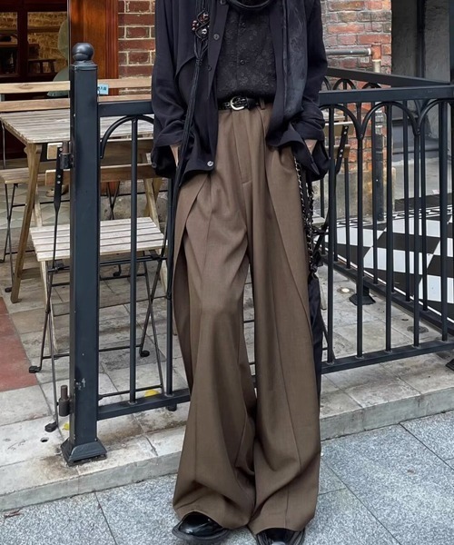 NOWLE（ノウル）の「【NOWLE】センターライン ダブルプリーツ ドレープ フレア スラックス（スラックス・メンズ・アッシュブラウン/ブラック・LARGE/MEDIUM/SMALL）」の7枚目の写真