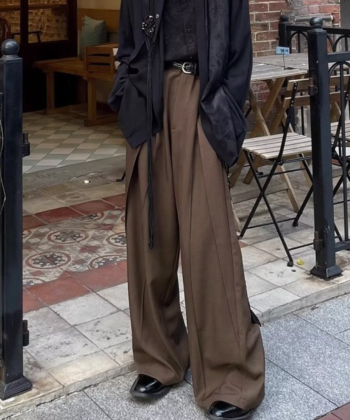 NOWLE（ノウル）の「【NOWLE】センターライン ダブルプリーツ ドレープ フレア スラックス（スラックス・メンズ・アッシュブラウン/ブラック・LARGE/MEDIUM/SMALL）」の5枚目の写真
