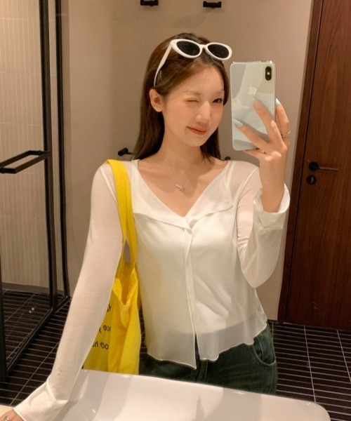 gossip！ロサンゼルス（ゴシップロサンゼルス）の「【Y2Kガーリー】シアー＆クールタッチ Vネック長袖Tシャツ（Tシャツ/カットソー・レディース・イエロー/ホワイト・FREE）」の12枚目の写真