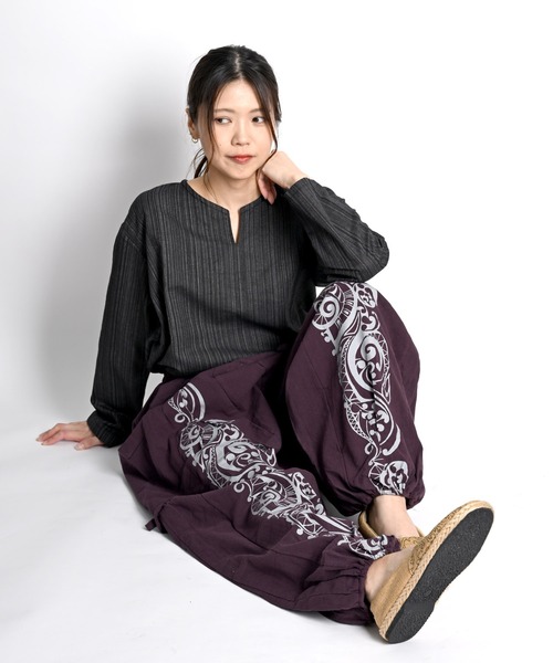MARAI(マーライ)の「エスニック柄カーゴパンツ(その他パンツ・レディース・パープル/グリーン/レンガ/ブラック/マスタード/ベージュ/ブラウン・FREE)」の21枚目の写真