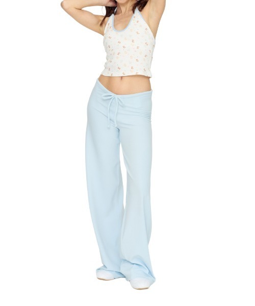 GLOWNY(グロウニ―)の「WILD HALTER CAMISOLE(キャミソール・レディース・ホワイト系その他・SMALL/MEDIUM/LARGE)」の3枚目の写真
