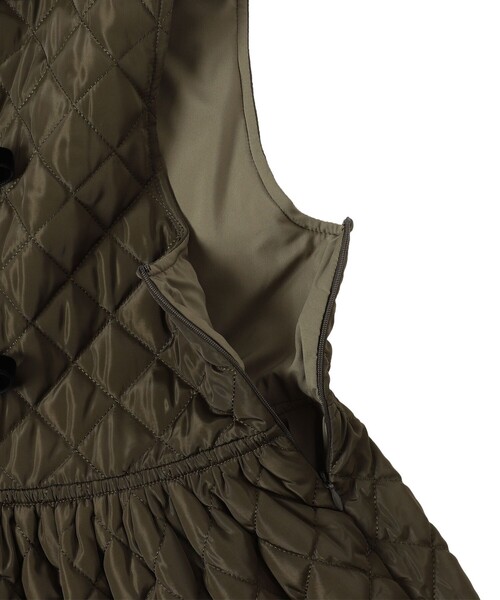 CAROLINA GLASER（カロリナ グレイサー）の「リボン付きキルティング ノースリーブワンピース（ワンピース・レディース・グリーン系その他5/ブラック・ONE SIZE）」の9枚目の写真