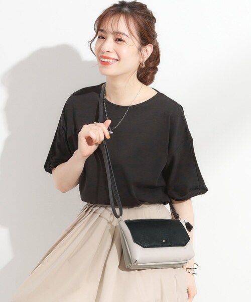 SHOO・LA・RUE（シューラルー）の「【軽量】ふわっと軽いフラップショルダーバッグ（ショルダーバッグ・レディース・シルバー系その他/ベージュ系4/ブラック/ブラック系4・00）」の3枚目の写真