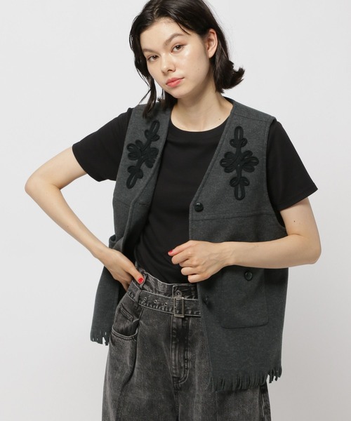 niko and...(ニコアンド)の「フリンジ刺繍ベスト(ベスト・レディース・チャコール/キャメル・FREE)」の17枚目の写真