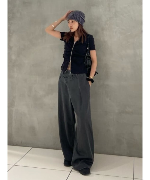 SLY(スライ)の「FRONT ZIP GATHER TOPS フロントジップ ギャザー トップス 半袖 秋服 夏服(Tシャツ/カットソー・レディース・バーガンディー/ブラック/アイボリー/カーキ・FREE)」の22枚目の写真