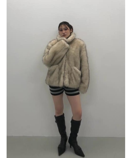 LAGUA GEM（ラグアジェム）の「POCKET POINT FAUX FUR コート（その他アウター・レディース・アイボリー/カーキ/ベージュ・SMALL/MEDIUM）」の17枚目の写真