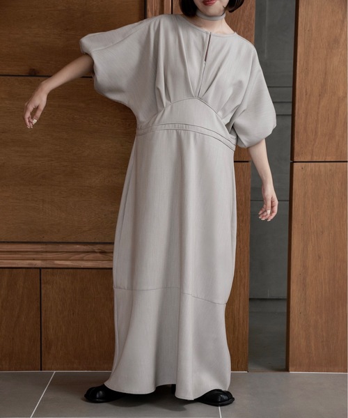 lawgy（ラウジー）の「waist line hole mermaid op / ウエストラインホールマーメードワンピ（ワンピース・レディース・ホワイト/ベージュ・FREE）」の2枚目の写真