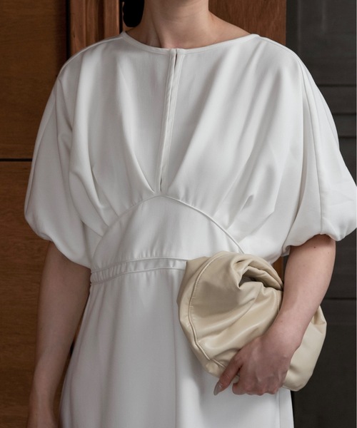 lawgy（ラウジー）の「waist line hole mermaid op / ウエストラインホールマーメードワンピ（ワンピース・レディース・ホワイト/ベージュ・FREE）」の6枚目の写真