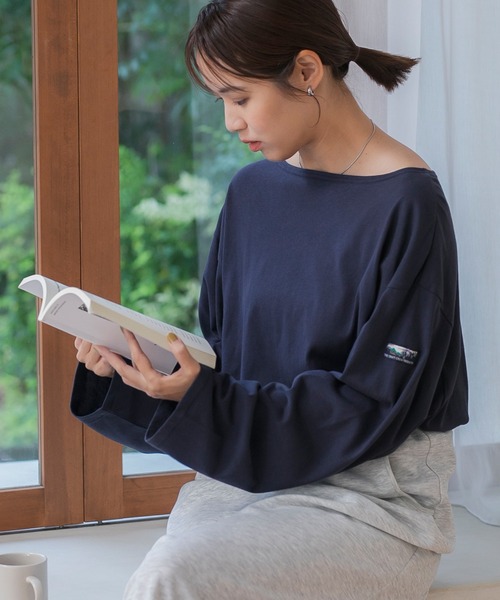 THE CRAFT CREW PRODUCTS(ザクラフトクループロダクツ)の「ボートネックバスクロングスリーブTシャツ【THE CRAFT CREW PRODUCTS】(Tシャツ/カットソー・レディース・ナチュラル/ベージュ系/レッド/オフホワイト/ネイビー/ホワイト系/ブラック・L/M)」の6枚目の写真