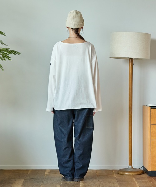 THE CRAFT CREW PRODUCTS(ザクラフトクループロダクツ)の「ボートネックバスクロングスリーブTシャツ【THE CRAFT CREW PRODUCTS】(Tシャツ/カットソー・レディース・ナチュラル/ベージュ系/レッド/オフホワイト/ネイビー/ホワイト系/ブラック・L/M)」の13枚目の写真