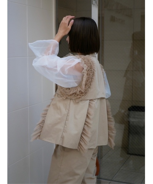BeBeoD(べベッド)の「スカラップフリルデザインシアーバルーンブラウス(シャツ/ブラウス・レディース・ブラック/オフホワイト/カーキ・フリー)」の8枚目の写真