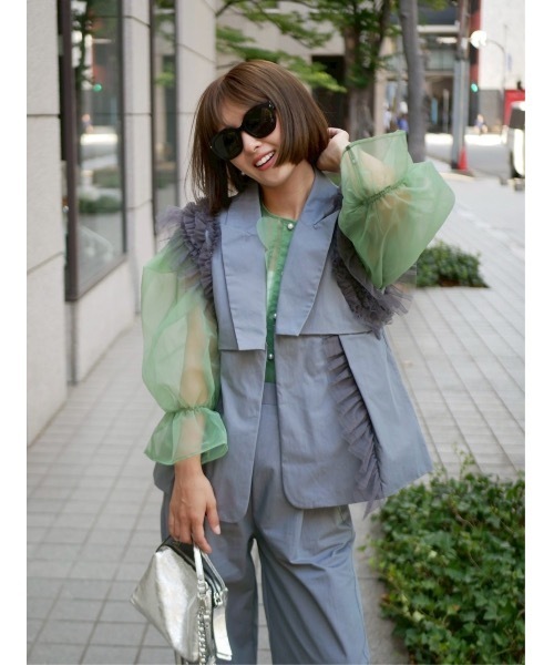 BeBeoD(べベッド)の「スカラップフリルデザインシアーバルーンブラウス(シャツ/ブラウス・レディース・ブラック/オフホワイト/カーキ・フリー)」の10枚目の写真