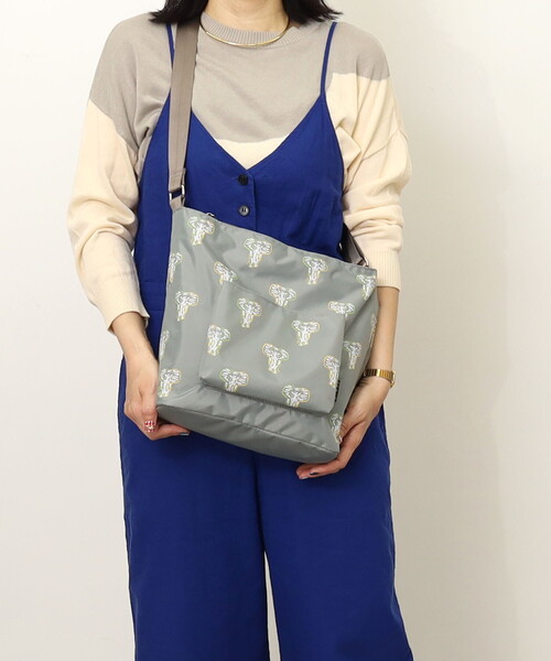 COOCO(クーコ)の「ラインドローアニマル柄ショルダーバッグ/A4対応(ショルダーバッグ・レディース・グレー/ブラック/ベージュ・FREE)」の3枚目の写真