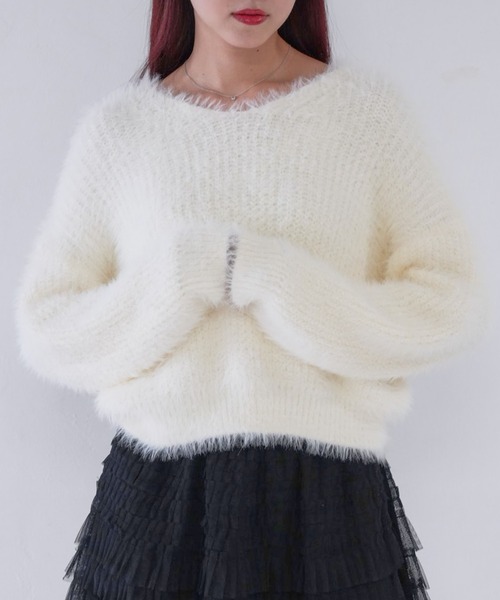 Uenui(ウニュイ)の「【 cunii 】 fluffy feather knit pullover(ニット/セーター・レディース・ホワイト/ピンク/ブルー/ブラック/ライトブルー・FREE)」の2枚目の写真