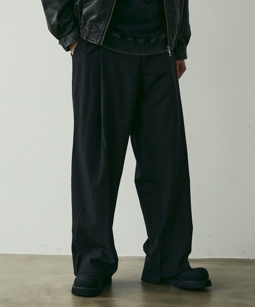 Shoowtime（ショウタイム）の「Tucked Wide Slacks / タックワイドスラックスパンツ（スラックス・メンズ・ブラック・MEDIUM/LARGE/X-LARGE）」の2枚目の写真