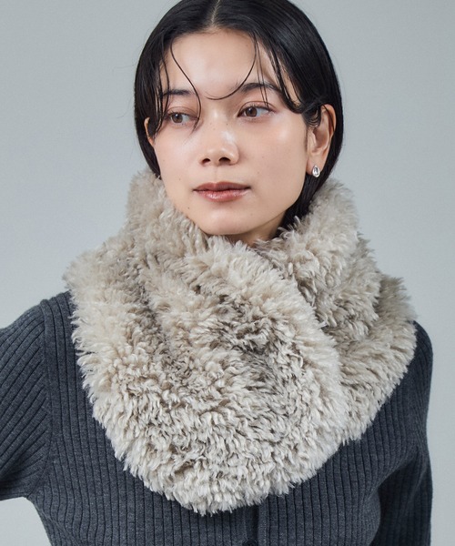 HELEN MOORE(ヘレンムーア)の「【HELEN MOORE(ヘレンムーア)】ラウンドアシンメトリースカーフ スヌード(ストール/ショール・レディース・チャコールグレー/グレー・FREE)」の2枚目の写真