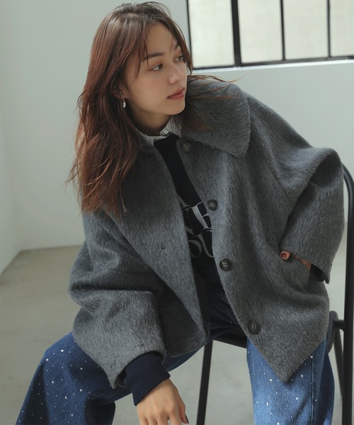 VIS（ビス）の「【アウター総選挙1位】ビッグカラーモモンガシャギーショートコート（ブルゾン・レディース・オフホワイト/グレー/ブラック・M/S）」の5枚目の写真