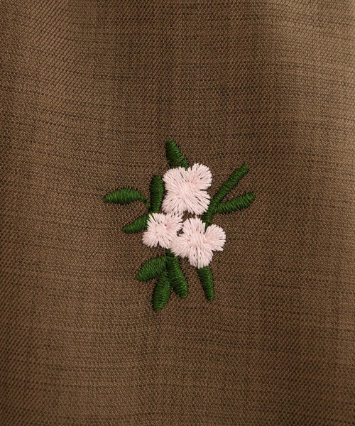 Viola e Viola(ヴィオラエヴィオラ)の「花柄刺繍EASYストレートパンツ(その他パンツ・レディース・モカ/グレー・M/L)」の19枚目の写真