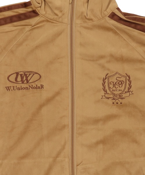 SPINNS（スピンズ）の「短丈ベロアトラックジャケット/エンブレム刺繍ロゴ/ジャージ風デザイン/ライン入り（ジャージ・メンズ・ベージュ系その他/ホワイト系その他/ブラウン系その他/グレー系その他・ONESIZE）」の10枚目の写真