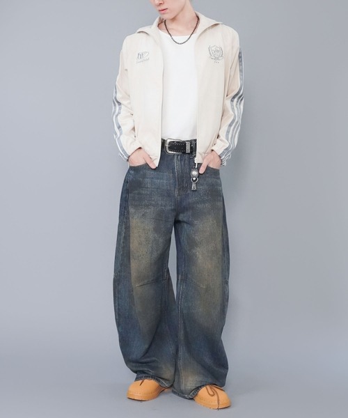 SPINNS（スピンズ）の「短丈ベロアトラックジャケット/エンブレム刺繍ロゴ/ジャージ風デザイン/ライン入り（ジャージ・メンズ・ベージュ系その他/ホワイト系その他/ブラウン系その他/グレー系その他・ONESIZE）」の22枚目の写真