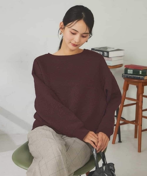 a.v.v(アーヴェヴェ)の「フクレジャガードクロップドトップス(Tシャツ/カットソー・レディース・アイボリー/ボルドー・40/38)」の1枚目の写真
