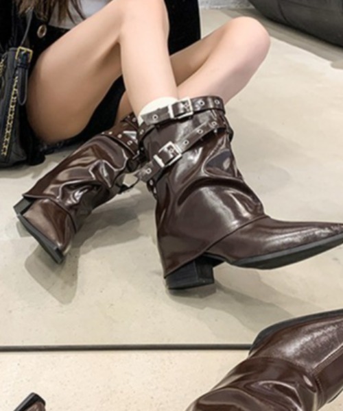 Vipoa(ヴィポア)の「ダブルベルトミドルブーツ(ブーツ・レディース・ブラック/ブラウン・LARGE/MEDIUM/SMALL)」の5枚目の写真