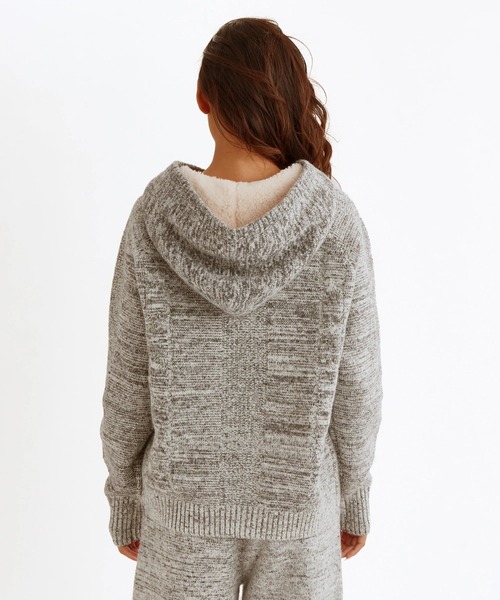 BILLABONG（ビラボン）の「BILLABONG レディース RAGLAN KNIT HOODIE セーター 【2025年秋冬モデル】 @autumn/ビラボンセットアップ対応フードボアプルオーバーニットパーカー・フーディー（ニット/セーター・レディース・アイボリー/スミクロ・MEDIUM/LARGE）」の4枚目の写真