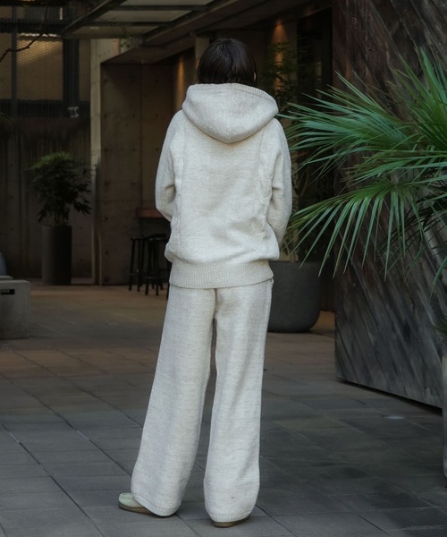 BILLABONG（ビラボン）の「BILLABONG レディース RAGLAN KNIT HOODIE セーター 【2025年秋冬モデル】 @autumn/ビラボンセットアップ対応フードボアプルオーバーニットパーカー・フーディー（ニット/セーター・レディース・アイボリー/スミクロ・MEDIUM/LARGE）」の10枚目の写真