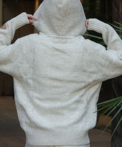 BILLABONG（ビラボン）の「BILLABONG レディース RAGLAN KNIT HOODIE セーター 【2025年秋冬モデル】 @autumn/ビラボンセットアップ対応フードボアプルオーバーニットパーカー・フーディー（ニット/セーター・レディース・アイボリー/スミクロ・MEDIUM/LARGE）」の13枚目の写真