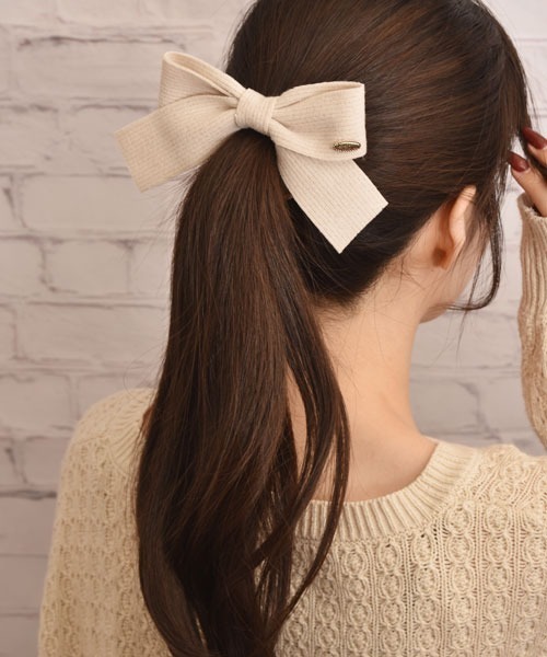 TONE SELECT GOODS(トーンセレクトグッズ)の「【float】ニット リボン ヘアゴム(ヘアゴム・レディース・アイボリー/ブラウン/チャコール・FREE)」の1枚目の写真