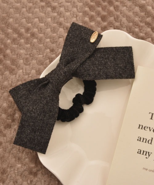 TONE SELECT GOODS(トーンセレクトグッズ)の「【float】ニット リボン ヘアゴム(ヘアゴム・レディース・アイボリー/ブラウン/チャコール・FREE)」の9枚目の写真